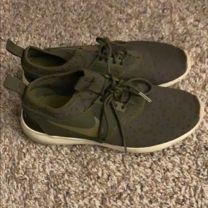 OLIVE GREEN NIKES